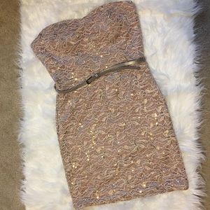 Strapless lace and glitter 🌹 gold 👗 dress